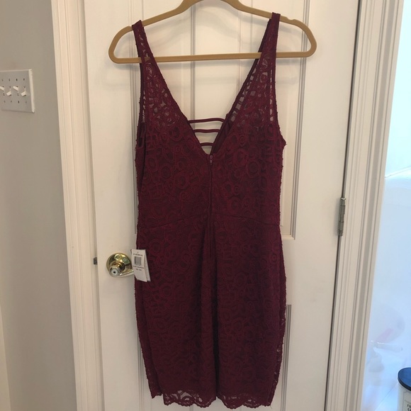 Juniors’ B. Darlin Red Lace Dress - Picture 2 of 8